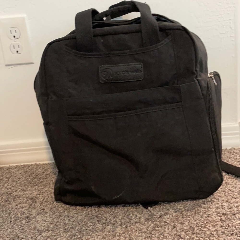 NWOT - Sarah wells kelly pump bag